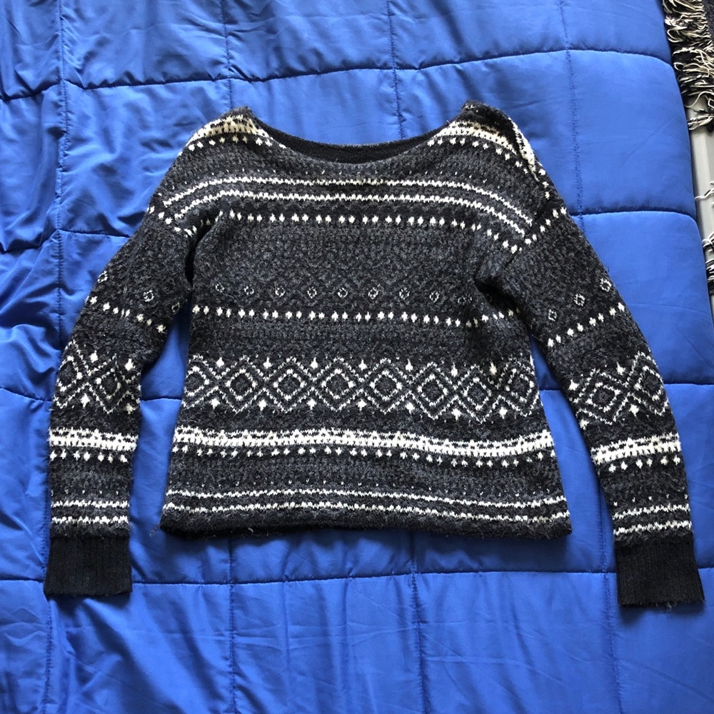 AEO sweater